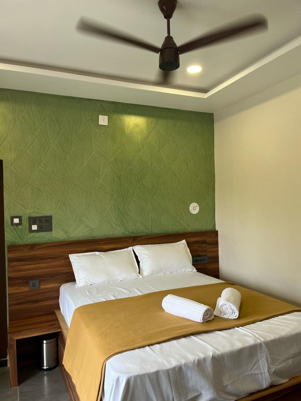 Trigon Retreat Hotel Pūrnānkuppam Exterior foto